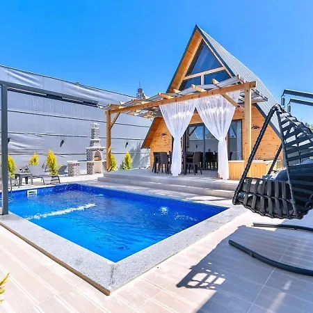 2 Bedroom Secluded With Private Pool Hot Tub * フェティエ