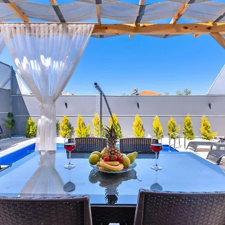 2 Bedroom Secluded With Private Pool Hot Tub ヴィラ