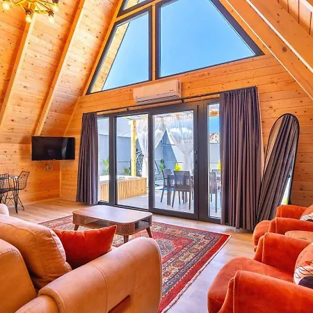 2 Bedroom Secluded With Private Pool Hot Tub ヴィラ *