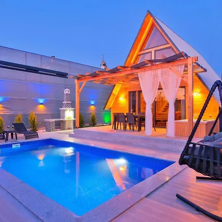 ヴィラ 2 Bedroom Secluded With Private Pool Hot Tub フェティエ