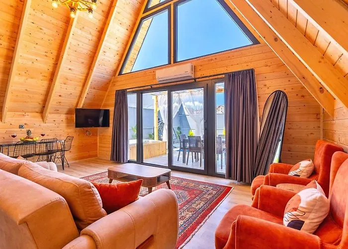 2 Bedroom Secluded With Private Pool Hot Tub Vila *