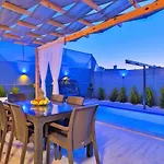 Villa 2 Bedroom Secluded With Private Pool Hot Tub *