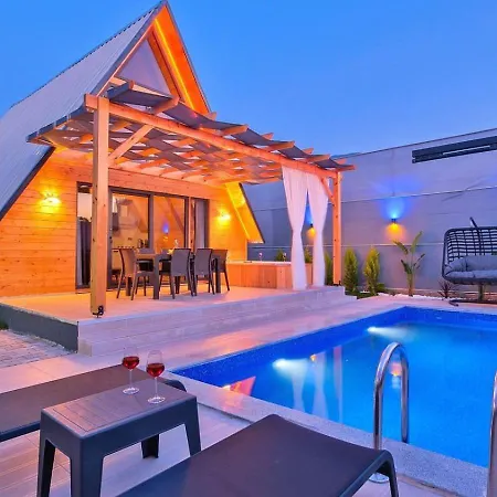 2 Bedroom Secluded With Private Pool Hot Tub Villa