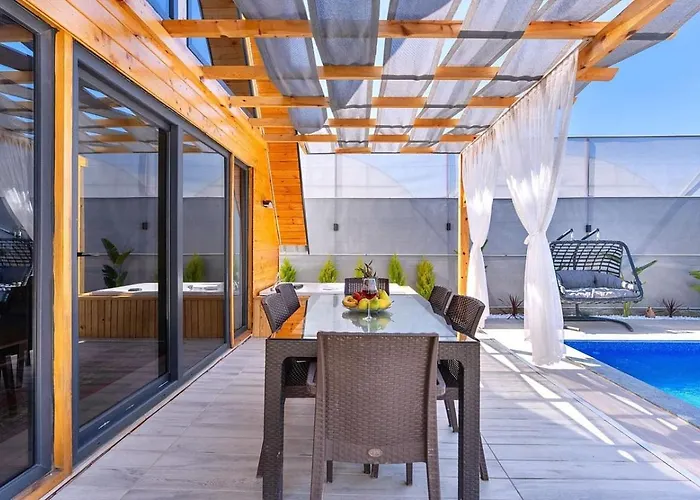 Villa 2 Bedroom Secluded With Private Pool Hot Tub Fethiye