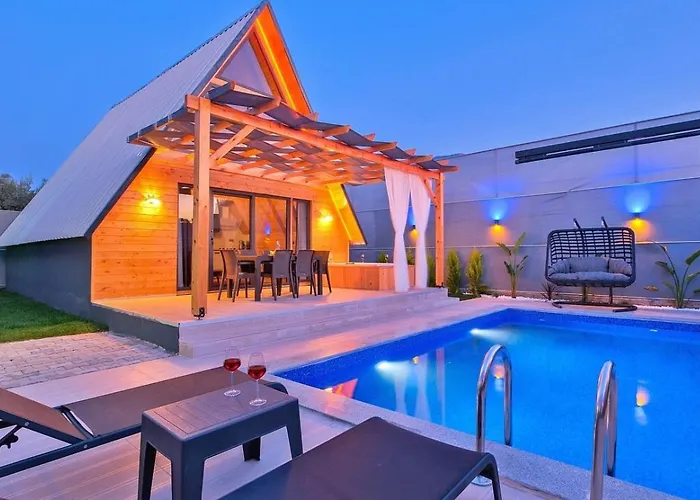2 Bedroom Secluded With Private Pool Hot Tub Villa